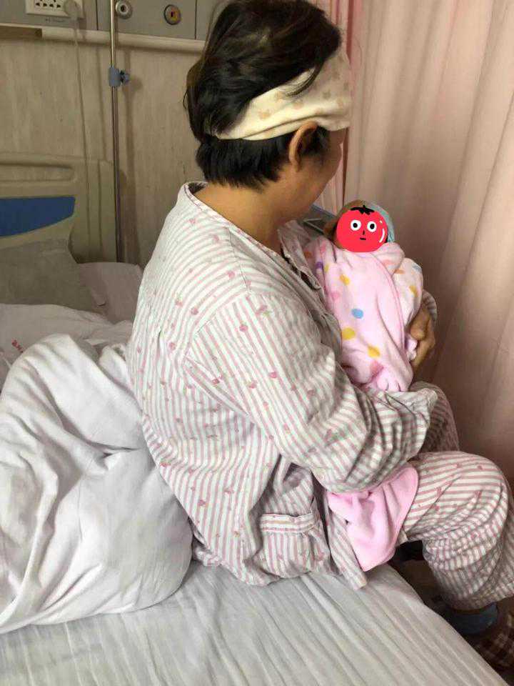 42岁供卵自怀_温州56岁妈妈诞下双胞胎 专家对超高龄产妇有建议
